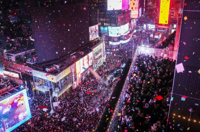 Κόσμος: Παραμονή Πρωτοχρονιάς – Ξεχωριστά έθιμα για την αλλαγή του έτους