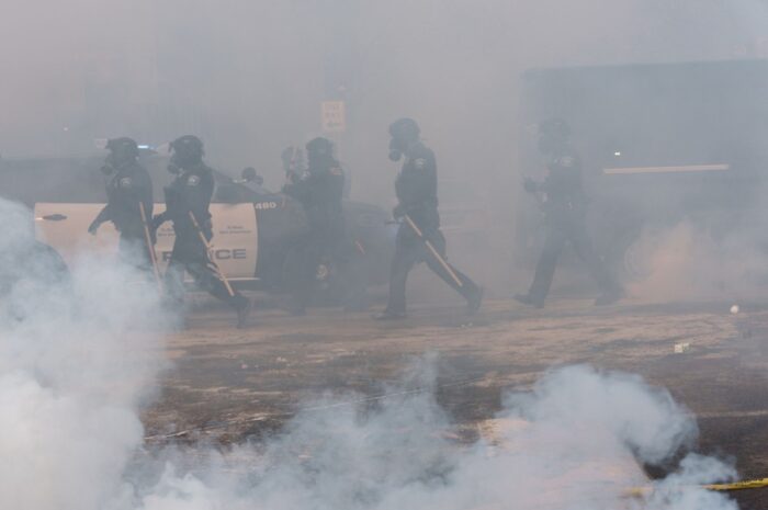 «Έτσι μοιάζει ο φασισμός»: O τρόμος στη Μινεάπολη έχει αρχίσει να θυμίζει εμφύλιο πόλεμο