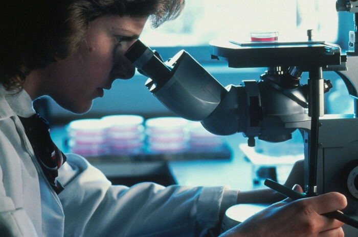 Ιστορικό υψηλό στην επιβίωση από καρκίνο: 7 στους 10 κερδίζουν τη μάχη