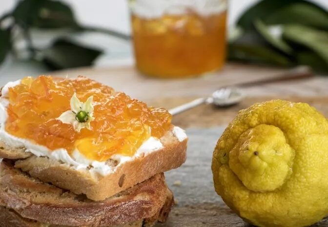  Περγαμόντο: Τι είναι, γιατί μυρίζει τόσο έντονα και πώς το χρησιμοποιούμε στην κουζίνα