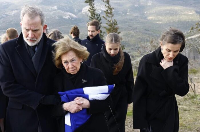 Σε στενό οικογενειακό κύκλο η ταφή της πριγκίπισσας Ειρήνης στο Τατόι: Συντετριμμένη η βασίλισσα Σοφία