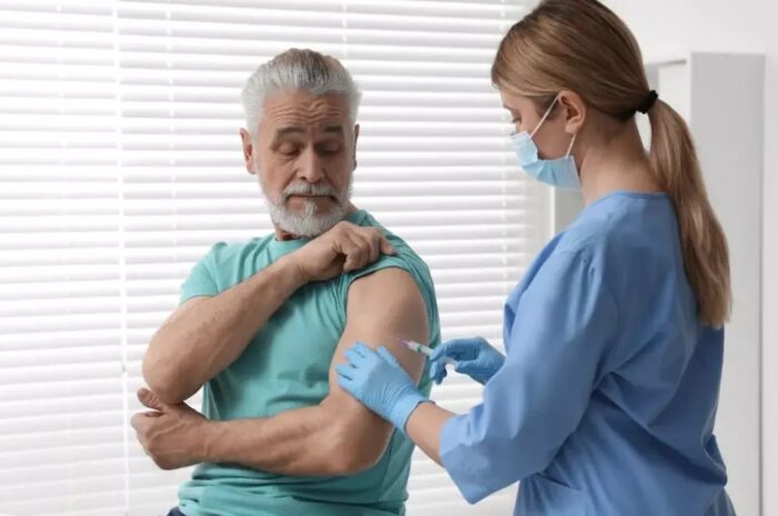 Έκκληση Γεωργιάδη για εμβολιασμό κατά της γρίπης: Οι εφημερίες πιέζονται από ανεμβολίαστους, το εμβόλιο είναι δοκιμασμένο 70 χρόνια