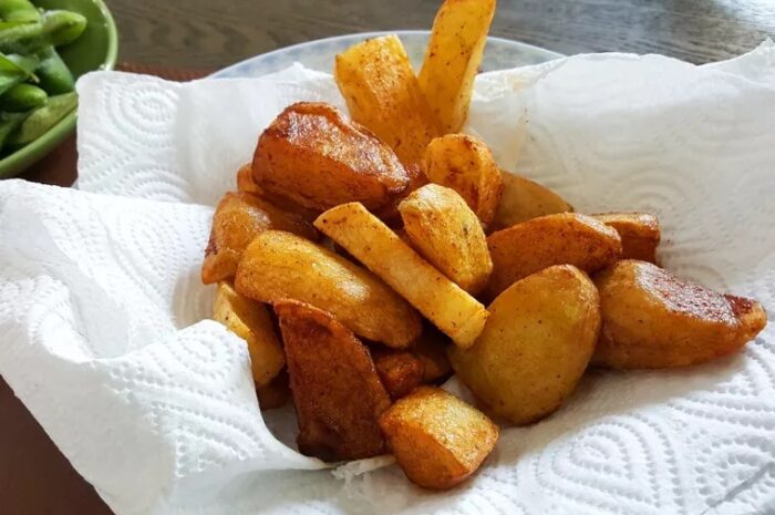 Το λάθος που κάνουμε όλοι με τα τηγανητά: Γιατί το χαρτί κουζίνας δεν βοηθά