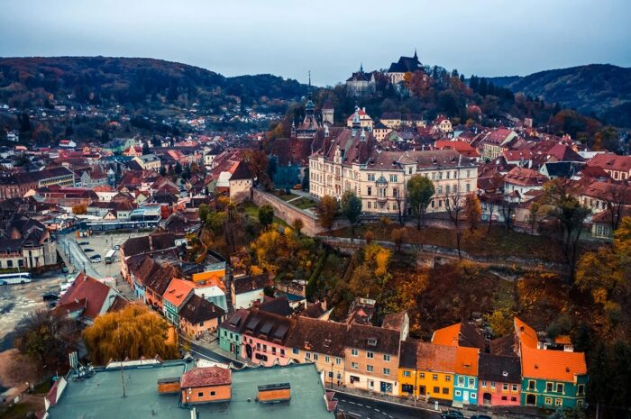 Ταξιδεύοντας στην πόλη όπου γεννήθηκε ο «Κόμης Δράκουλας»