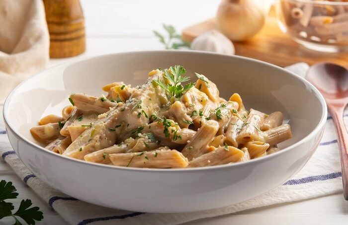Κρεμώδη ζυμαρικά με κοτόπουλο