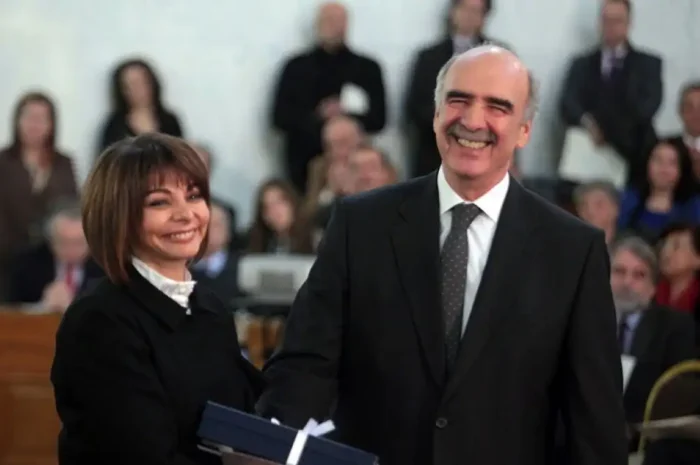 Αντιγόνη Πανέλλη: Σε κλίμα οδύνης το τελευταίο «αντίο» στη δημοσιογράφο του κοινοβουλευτικού ρεπορτάζ – «Θα μας λείψει η μεγάλη σου καρδιά, που ράγισε αναπάντεχα»