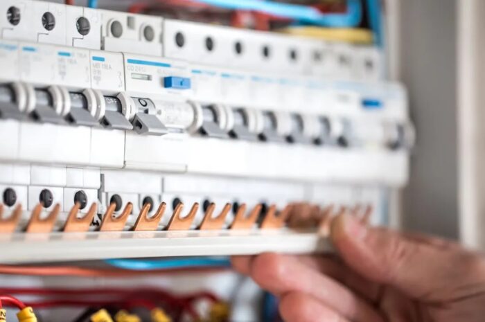 Ρεύμα: Πόσο θα πληρώσουν τα νοικοκυριά με τις νέες τιμές – Aναλυτικά όλες οι χρεώσεις