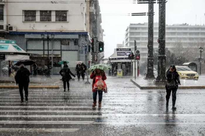 Καιρός σήμερα: Κακοκαιρία και ισχυρές βροχές στα ηπειρωτικά και το ανατολικό Αιγαίο – Καταιγίδες σε όλη τη χώρα
