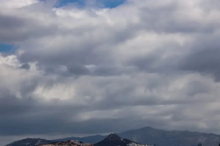 Καιρός σήμερα: Συννεφιά στο μεγαλύτερο μέρος της χώρας- Βροχές σε Πελοπόννησο, Ιόνιο, Εύβοια και Θεσσαλία