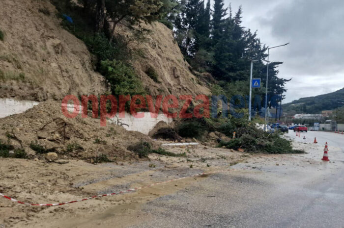 Κατολισθήσεις και αποκλεισμοί δρόμων από την κακοκαιρία στην Πάργα