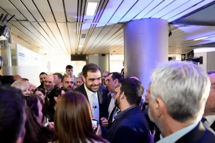 Παύλος Μαρινάκης: Πλήθος κόσμου και γνωστοί πολιτικοί στα εγκαίνια του πολιτικού γραφείου του κυβερνητικού εκπροσώπου