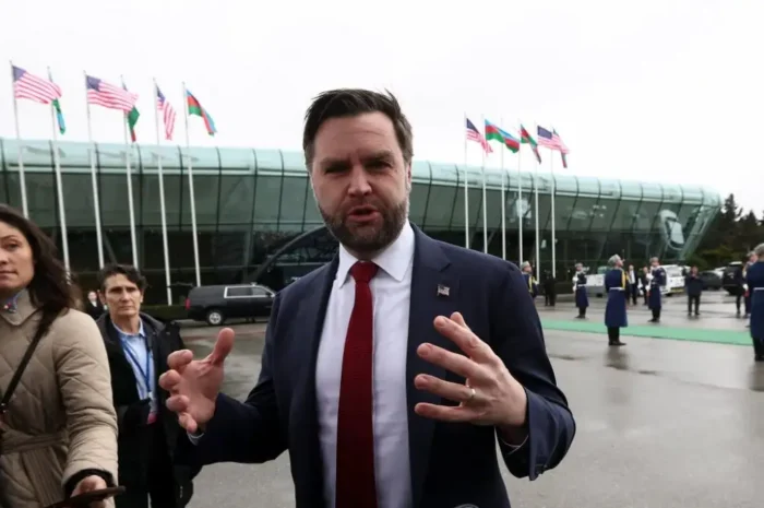 «Ο Ντόναλντ Τραμπ θέλει λύση στο ζήτημα του Ιράν, είτε διπλωματικά είτε αλλιώς» λέει ο Τζέι Ντι Βανς