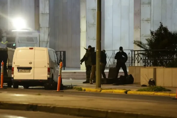 ΓΑΔΑ: Σεσημασμένος για ναρκωτικά ο 48χρονος Σομαλός που συνελήφθη με χειροβομβίδες – Η ανακοίνωση της ΕΛΑΣ