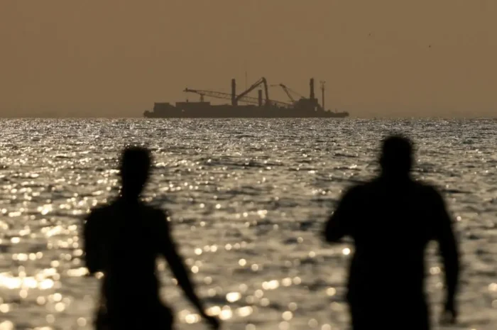 Reuters: Τα κράτη του Κόλπου πιέζουν τις ΗΠΑ να τελειώσουν μια και καλή το Ιράν, ενώ η κρίση στο Ορμούζ επιδεινώνεται