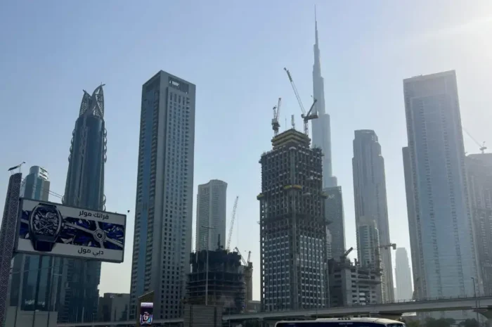 Τα ΗΑΕ «στραγγαλίζουν» την οικονομία του Ιράν: Ακύρωσαν εκατοντάδες βίζες, στον «αέρα» περιουσίες άνω των 330 δισ. δολαρίων