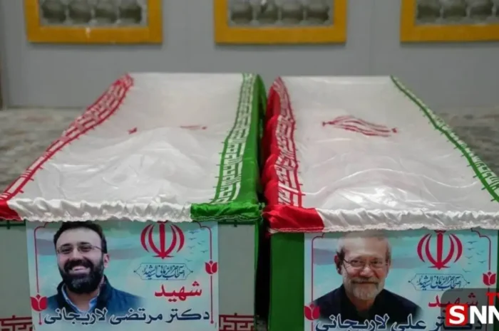 Ιράν: Οι πρώτες φωτογραφίες με τα φέρετρα του Αλί Λαριτζανί και του γιου του