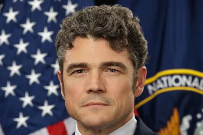 Νέο χτύπημα στο MAGA από τον Τζο Κεντ – «Μας είχαν αποκόψει από τον Τραμπ – Δεν υπήρχε λόγος για χτύπημα στο Ιράν»