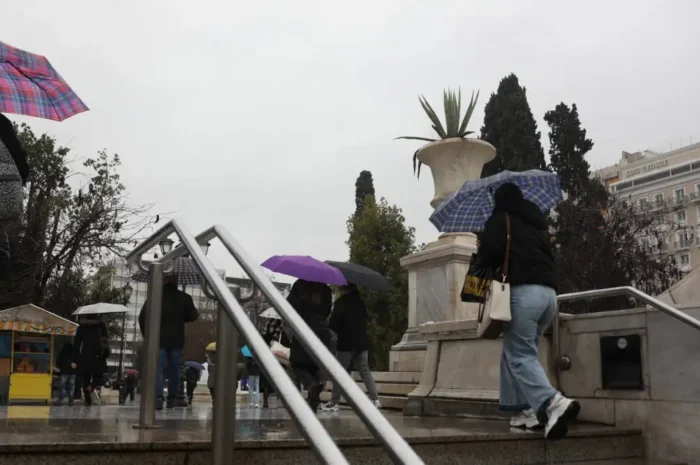 Καιρός: Βροχές σε όλη τη χώρα, ισχυροί άνεμοι και περαιτέρω πτώση της θερμοκρασίας