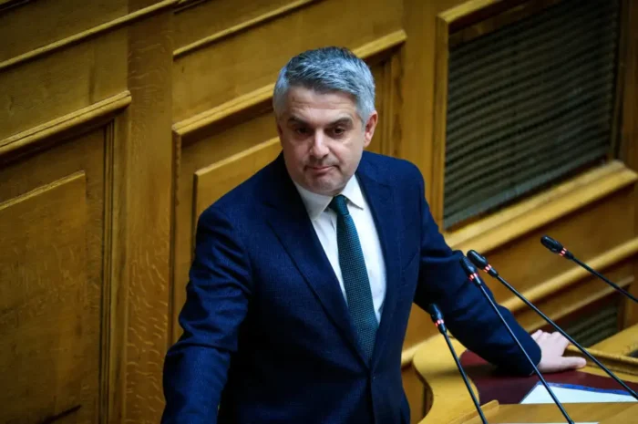 Σιγή ασυρμάτου στο ΠΑΣΟΚ μετά την ομιλία Κωνσταντινόπουλου – Στρωμένος με «αγκάθια» ο δρόμος προς το συνέδριο