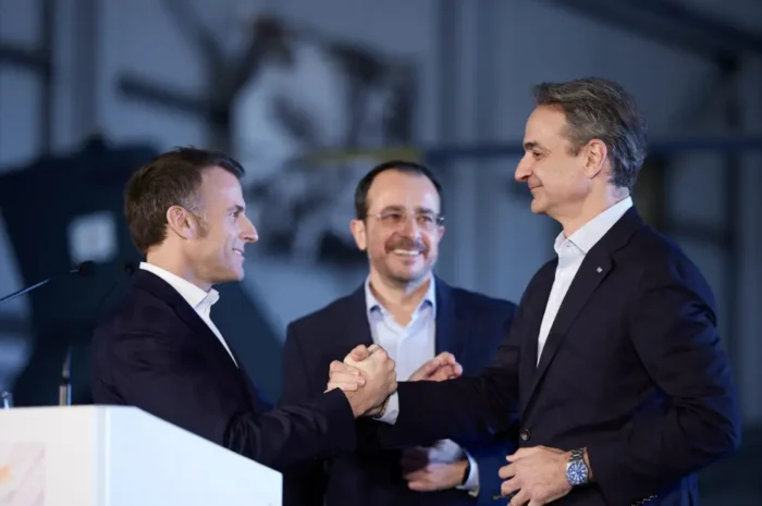 Μακρόν: «Η Κύπρος δέχθηκε επιθέσεις από πολλαπλά drones και πυραύλους»