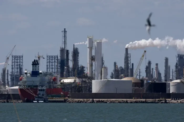 WSJ: Το πετρέλαιο μπορεί να φτάσει τα 180 δολάρια αν ο πόλεμος συνεχιστεί μετά τον Απρίλιο