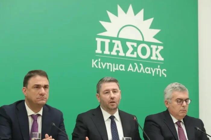 Αντίστροφη μέτρηση για το Συνέδριο του ΠΑΣΟΚ: Το «πολιτικό μανιφέστο» του Ανδρουλάκη, διαφωνίες για τη στρατηγική