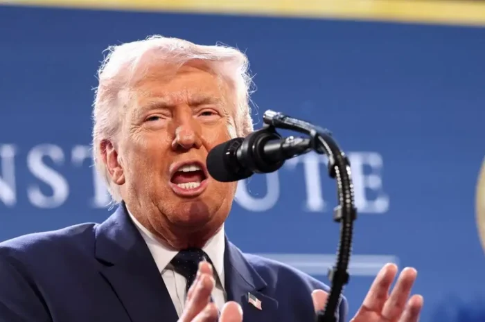 Ντόναλντ Τραμπ: «Το Στενό είναι σε εξαιρετική φόρμα – Έχουμε καταστρέψει όλα τα σκάφη τους»