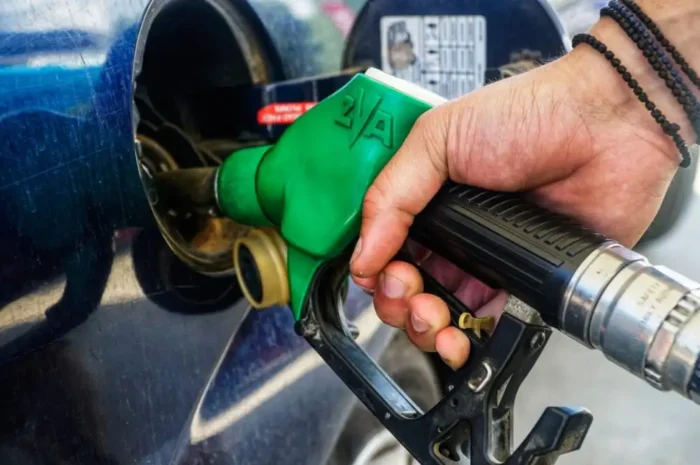 Τα μέτρα που εξετάζει η κυβέρνηση για αισχροκέρδεια, στήριξη πολιτών και επιχειρήσεων λόγω του πολέμου στη Μέση Ανατολή