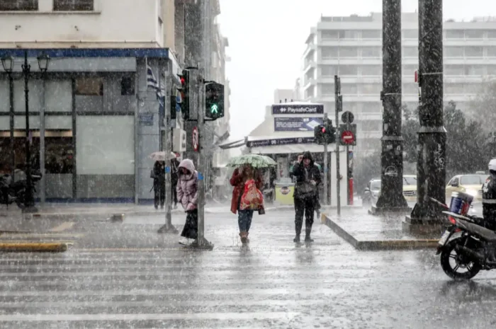 Καιρός σήμερα: Σποραδικές καταιγίδες στο Ιόνιο, βροχές σε Θράκη, Κρήτη και Πελοπόννησο