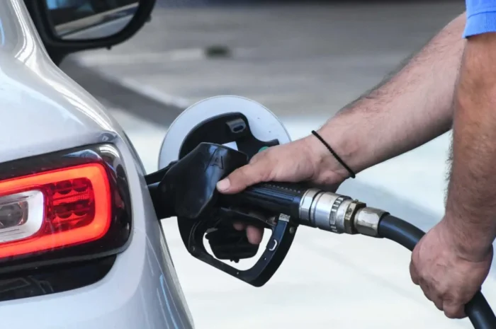 Τα νέα μέτρα που εξετάζει η κυβέρνηση για να αντιμετωπίσει την ακρίβεια – Καύσιμα, σούπερ μάρκετ και ενέργεια στην ατζέντα