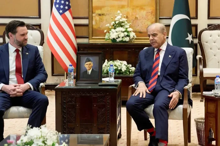 Ανάλυση CNN: Πιθανό το ενδεχόμενο νέων διαπραγματεύσεων μεταξύ ΗΠΑ και Ιράν πριν τη λήξη της εκεχειρίας