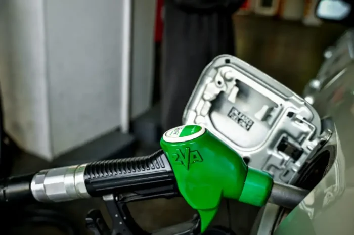 Σήμερα οι ανακοινώσεις για το ύψος του πλεονάσματος του 2025 – Επίδομα 250 ευρώ στους χαμηλοσυνταξιούχους και παράταση στην επιδότηση για ντίζελ και λιπάσματα