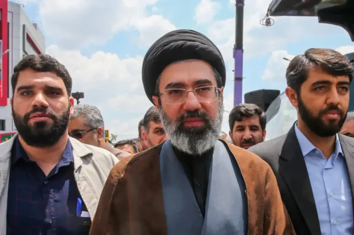 Ανάλυση Axios: Πώς το τελεσίγραφο του Τραμπ λύγισε τον Μοτζτάμπα Χαμενεΐ – Το παρασκήνιο της εκεχειρίας