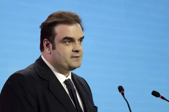 Πιερρακάκης: Το πλεόνασμα θα είναι μεγαλύτερο από τον στόχο – Θα επιστρέψει ως στήριξη στους πολίτες