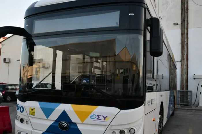 Χανιά: Άγρια επίθεση σε οδηγό λεωφορείου από κουκουλοφόρο – Στο νοσοκομείο το θύμα