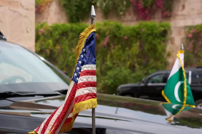 ΗΠΑ και Ιράν επιστρέφουν στο Πακιστάν αυτήν την εβδομάδα για νέες διαπραγματεύσεις, λέει το Reuters