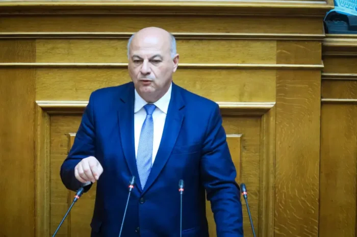 Κώστας Τσιάρας: Θα μας διευκολύνει να αρθεί η βουλευτική ασυλία και των 13 για να μην μείνει τίποτα στην σκιά