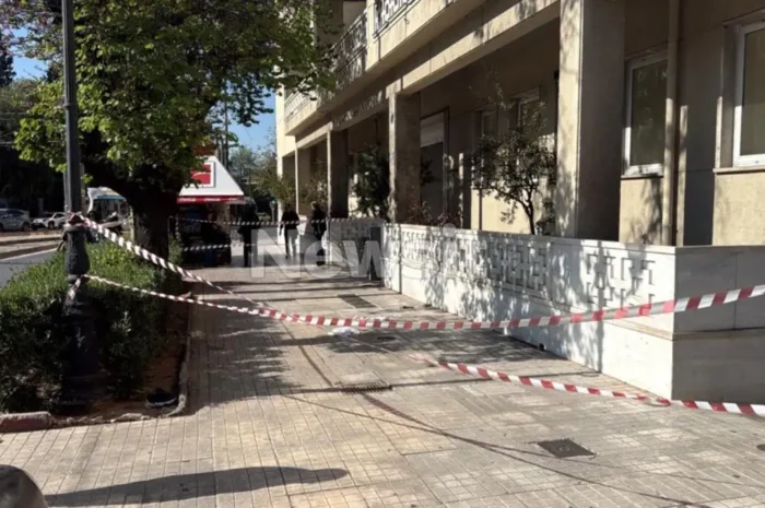 Τραγωδία στο υπουργείο Τουρισμού: 51χρονη έπεσε από τον 2ο όροφο και σκοτώθηκε