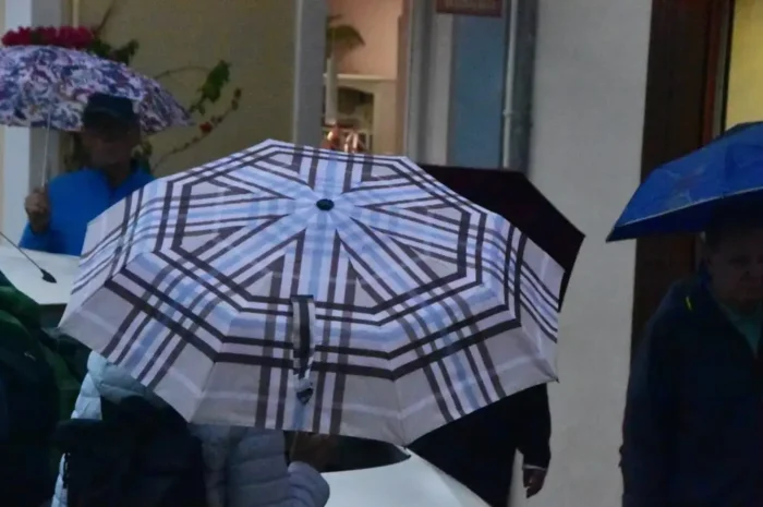 Καιρός Πάσχα: Βροχές σε 12 περιοχές και πτώση της θερμοκρασίας το Μεγάλο Σάββατο – Με ήλιο θα σουβλίσουμε το αρνί