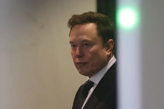 Ο Έλον Μασκ τα έβαλε ξανά με τον Κρίστοφερ Νόλαν για την «Οδύσσεια»: «Προσβάλλει τους Έλληνες, ατιμάζει τον Όμηρο»