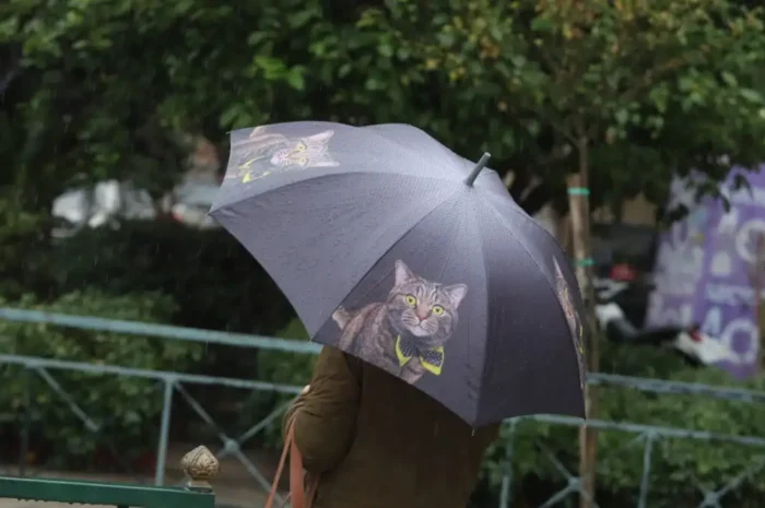 Καιρός σήμερα: Τοπικές βροχές σε Αττική και Θεσσαλονίκη – Καταιγίδες σε Μακεδονία και Θεσσαλία