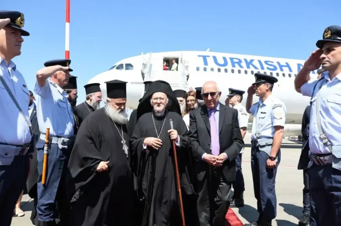 Ο Πατριάρχης Βαρθολομαίος στη Βουλή για την πρώτη του ομιλία μετά το 1999