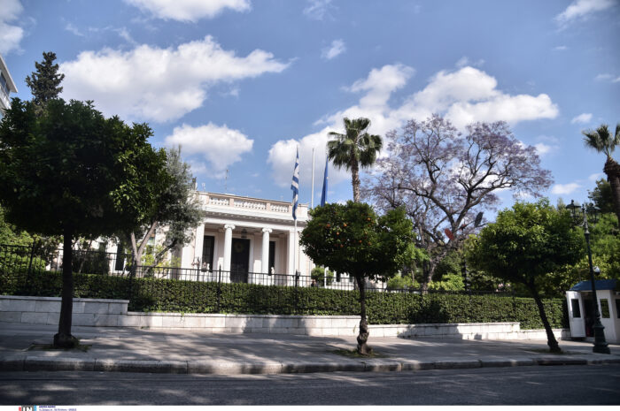 Ο «μίνι» ανασχηματισμός και το σενάριο των πρόωρων εκλογών: Ο Μαρινάκης, η Σδούκου, ο Ρουσόπουλος και ο Αμυράς ανάμεσα στα ονόματα που ακούγονται