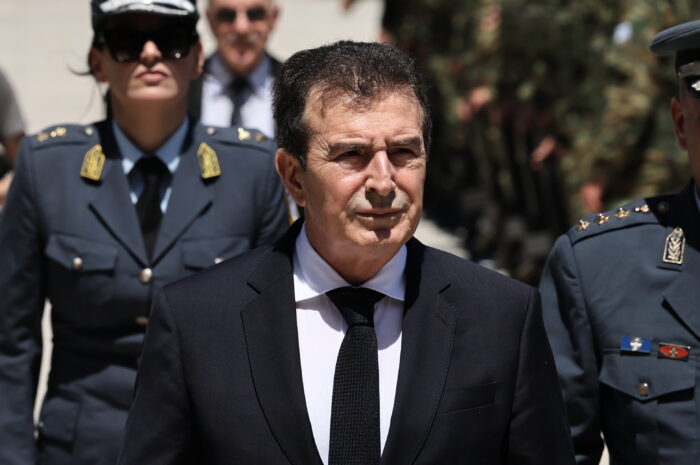 Δημήτρης Αβραμόπουλος: Η απάντηση του Μιχάλη Χρυσοχοΐδη για το ένταλμα σύλληψης – «Κανένας πολίτης δεν τυγχάνει προνομιακής μεταχείρισης»