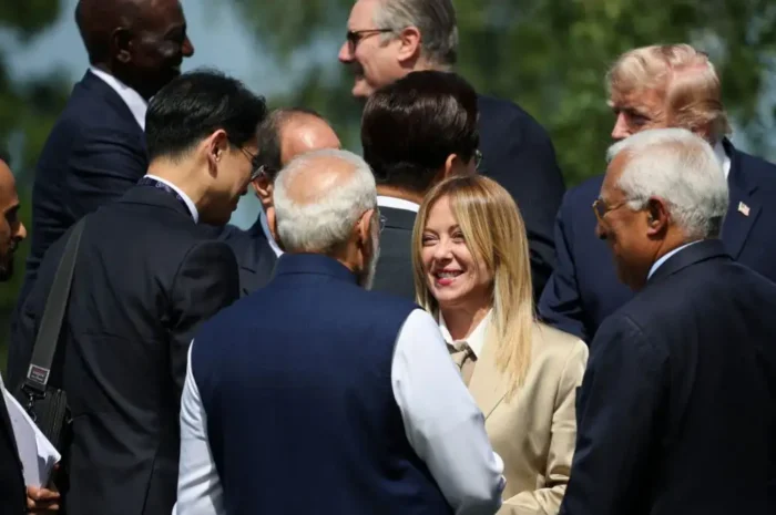 Η Μελόνι στους ηγέτες της G7 αφού έκοψε το τσιγάρο: «Χρειάστηκα τρεις καφέδες για να ξυπνήσω»
