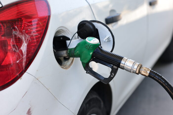Το ράλι του Brent «κατάπιε» την έκπτωση στην αντλία – Τι πληρώνουμε σε βενζίνη και diesel