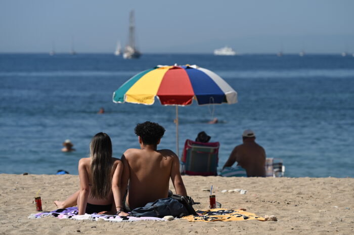 Καιρός σήμερα: Στους 41 βαθμούς η θερμοκρασία – Βροχές στη Μακεδονία