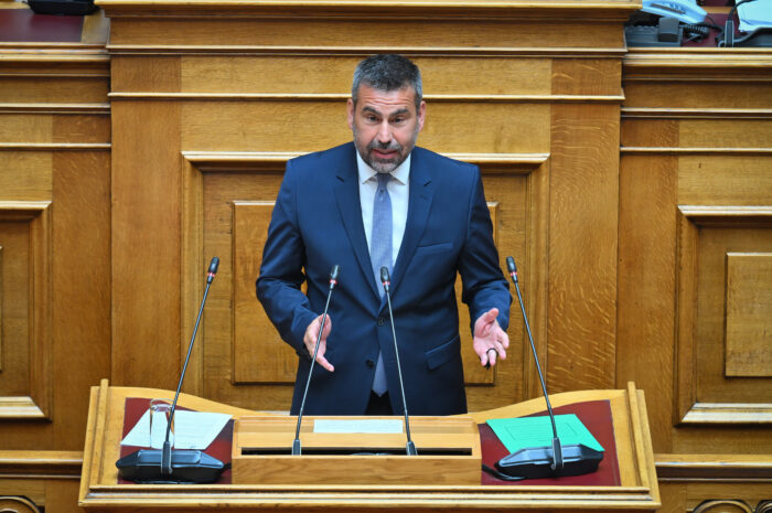 «Δεν θα έπρεπε να είναι στο ΠΑΣΟΚ βουλευτές που εκλέχθηκαν με τον ΣΥΡΙΖΑ» – Η δήλωση Νικολαΐδη και η διόρθωση
