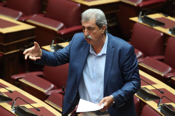 Πολάκης: «Σωκράτη παραιτήσου, στηρίζεις άλλο κόμμα»