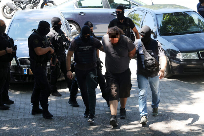 Θεσσαλονίκη: Στον ανακριτή οι 3 συλληφθέντες για την εμπρηστική επίθεση στο σπίτι της Αφροδίτης Νέστορα
